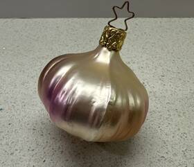 28043 Old World Christmas Garlic Glass Ornament 1x Vintage Retired Preowned 6 Avail
