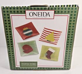 Oneida 079363007629 Christmas Goodies Set Of 4 Glass Canape Plates Original Box 2011 Htf