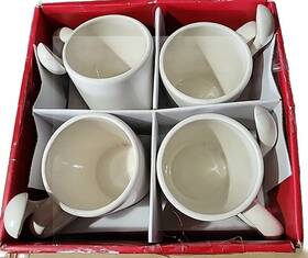 D11116 Oneida 8pc Sue Zulauf Christmas Cutouts Ceramic Holiday Mugs Spoons 2009 New