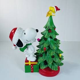 Peanut 805780393515 Christmas Peanuts Snoopy 15 In Led Holiday Tree With 16 String Lights
