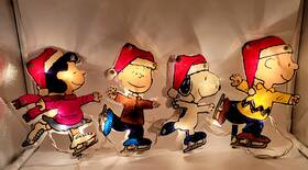Peanuts 855625878776 Christmas Lighted Pathway Markers Snoopy Charlie Brown Lucy Linus