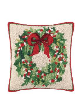 31.serx146b.c16sq Peking Handicraft Classic Christmas Wreath Hook Pillow