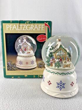 247-093-00 Pfaltzgraff Nordic Christmas Musical Snow Globe Plays Sleigh Ride 7 Inch Tall 2000