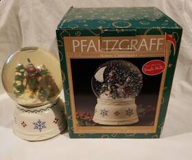 247-111-00 Pfaltzgraff Holiday Nordic Ski Christmas Musical Snow Globe Jingle Bells Winter