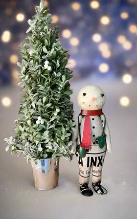 Mhp1029 Pine Creek Primitive Christmas 11.25 Inch Recycled Metal Snowman With Mittens