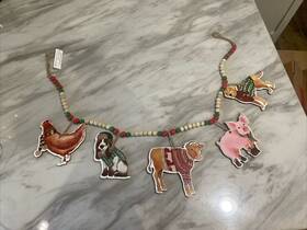 Pioneer 889526409555 Woman Beaded Icon Holiday Christmas Farm Animals Garland 2.5