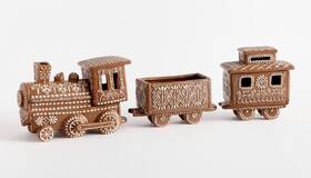 6936204 Pottery Barn New Handcrafted Ceramic Gingerbread Train - Holiday / Christmas