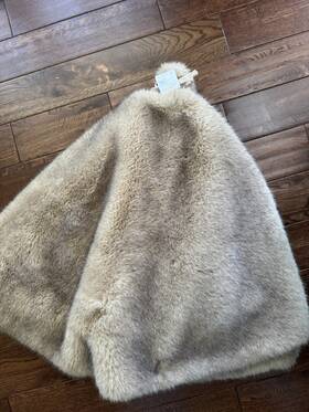 9607831 Pottery Barn Faux Fur Mink Christmas Tree Skirt Taupe Beige 60 Inch New