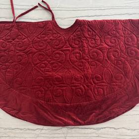 962089 Pottery Barn Red Velvet Christmas Tree Skirt 60 Inch Round Scroll