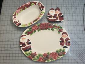 Publix 041415023567 Mr And Mrs Santa Claus Christmas Serving Platter / Bowl Spoon Rest Set