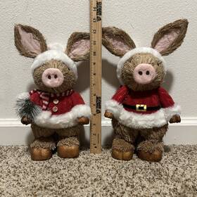 24f03636ns Red Shed Sisal Fiber Santa Claus And Mrs. Pig Christmas 2024 Decor New