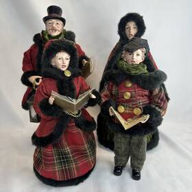 Mtx44403-rdgr Regency Set Of 4 Int Parr Hill Dickens Plaid Carolers Christmas Caroling Family