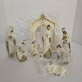 31379 Roman Inc. Ivory And Gold Christmas Nativity 10 Piece Set Missing Goat