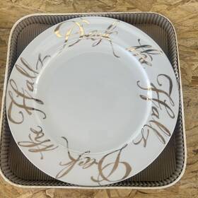 Rosanna 793829436111 Italy Gold Deck The Halls Christmas Plates 12 Inch Nib