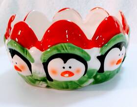 987015 Royal Norfolk Ceramic Bowl Christmas Penguins 4.75 Inch X 2.5