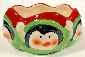 Royal Norfolk Greenbrier International 639277870155 Ceramic Candy Dish Christmas Red Green Black Penguins 5 Inch X 2.5