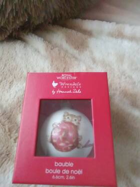 Wnqe79011-xg Royal Worcester Wrendale Designs Christmas Ornament Purrfect Kitten Bauble. New