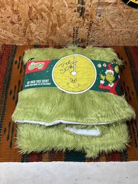 Ruz 193849037471 The Grinch Dr. Seuss 48 Inch Christmas Tree Fuzzy Skirt Faux Fur Face