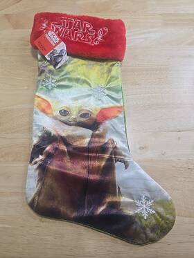 A24078 Ruz Stars Wars Mandalorian Green/red Velvet Embroidered Cuff Christmas Stocking