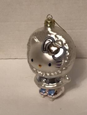 Sanrio 689720215392 Vintage Hello Kitty 2005 Eskimo Holiday Christmas Glass Ornament