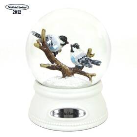 Smith & Hawken 846906010961 And Snowbirds 6 Inch Snow Globe 2012 Christmas Chickadee Tree Branch