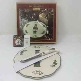 1698031 Spode Christmas Tree Nutcracker Ceramic Cheese Plate With Knife Nob