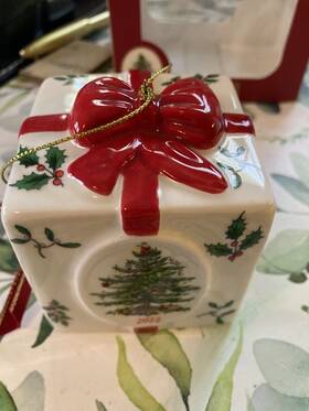 1817845 Spode Christmas Tree Gift Box Ornament