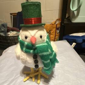 Spritz Dc-001734 Featherly Friends Freeezy Bird Figurine Green Scarf Top Hat Christmas