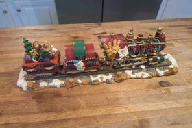 Sterling Inc 017816152434 Large Christmas Full Mantle Stocking Holders Train Santa Rare Box