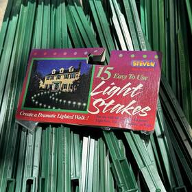 Steven 028816050019 The Christmas Walk Quantity 145 Vintage Easy Light 14 Inch Stakes
