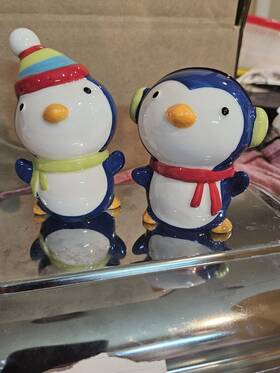 Target 492000903229 Vintage Penguin Salt And Pepper Shaker Set Holiday Christmas 2012