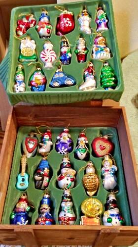47261244 Thomas Pacconi 30 Piece Christmas Ornaments. Museum Series. In Wood Crate