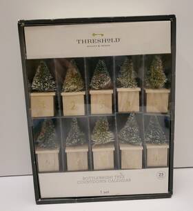 Threshold 191908675084 Bottlebrush Tree Countdown Calendar Christmas Advent Gold Wood Pine