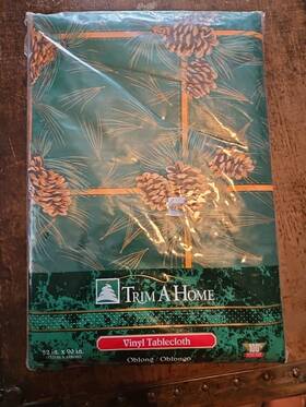Trim A Home 028332706209 Christmas Vinyl Tablecloth Oblong 52 Inch X 90 Green Pinecones New