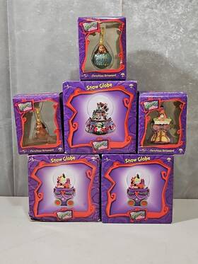 Universal Studios Inc. 747720180277 Dr Seuss How The Grinch Stole Christmas Snow Globe And Ornament Lot Of 6. Vtg 2000