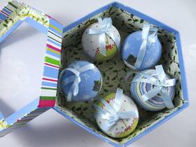 30t402 Unmarked Light-up Christmas Ball Ornaments Set Of 5 Battery Operated 3 Inch Hexagon Box
