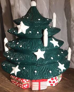 Waechtersbach 097031142540 Christmas Tree Shaped Cookie Jar White Candles Presents 10-1/2 Inch T