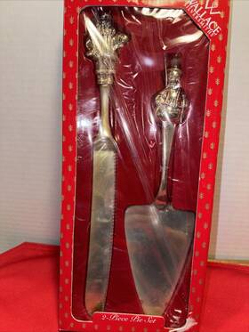 Wallace 011477853969 Silversmith Vintage 2 Piece Pie Set Christmas Santa And Snowman 1999