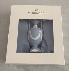 40002168 Wedgwood Nib Christmas Blue Classical Urn Ornament #4002168 Jasperware Wedgewood