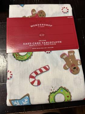 Wondershop 198101327369 Christmas Oblong Tablecloth 60x84 Candy Cane Gingerbread Man Wreath