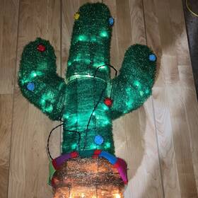 Wondershop 741895857361 Lit Tinsel Cactus 70 Clear Mini Bulbs 32 Inch Christmas Outdoor Or Indoor