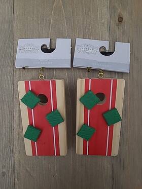 A2037 Wondershop Two Corn Hole Christmas Tree Ornament 4 Inch X 2 1/4