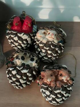 39011 Woodland Pinecone Orn With Animals 2 Inch Tall Country Christmas Set Of 4 Box Has Ware