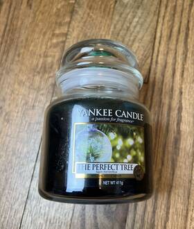 Yankee Candle 038581016511 Retired Christmas Inch The Perfect Tree Large 14.5oz. 411g Rare New