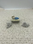 Christmas Around The World Angel Nativity Taiwan #54-722 Vintage Ceramic 3 Piece. Fixed Price $6.00.