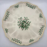 Lenox Holiday 12" Round Scalloped Serving Platter Cake Plate Gold Trim Christmas. Fixed Price $29.99.