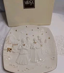 Mikasa Holiday Elegance Caroler Plate Nob Discontinued FK001/301 Christmas. Fixed Price $19.99.