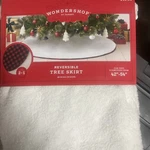 Wondershop Reversible Buffalo Plaid To Faux Shearling Tree Skirt 48 New. Fixed Price $15.99.