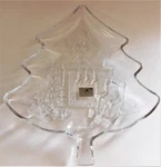 Studio Nova Christmas Day Glass Tree Platter Fireplace Stockings WY287/501. Fixed Price $37.00.