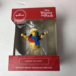 Hallmark Winnie The Pooh With String Lights Ornament Christmas Tree Decor New. Fixed Price $9.09.